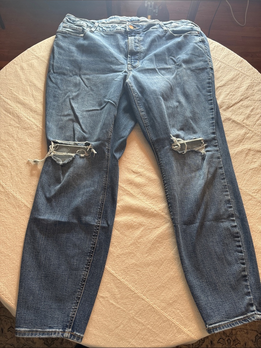 Old Navy Women's Ripped Boyfriend Jeans in Blue